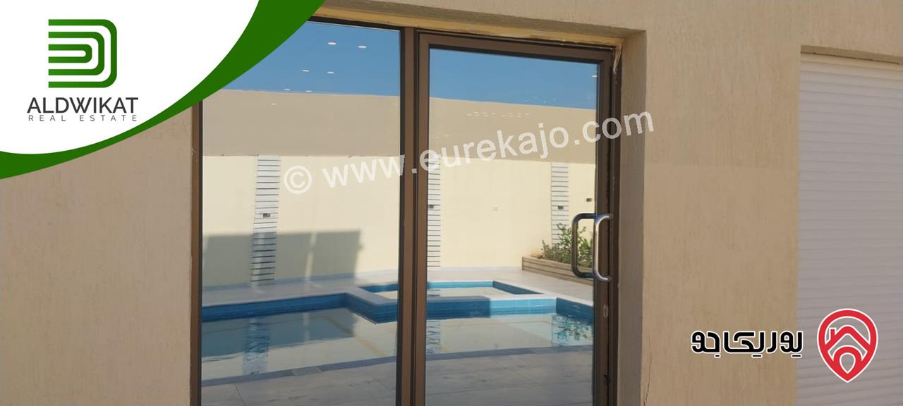 شاليه فاخر مفروش للبيع في اجمل مواقع البحر الميت منتجع البحيرة مساحة الارض 715م والبناء 200م موقع مميز