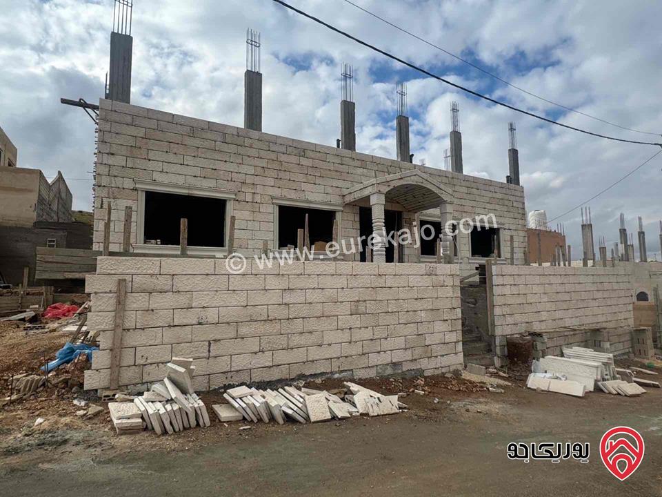بيت مستقل عظم مساحة 250م على أرض 581م للبيع في عمان - البيضاء