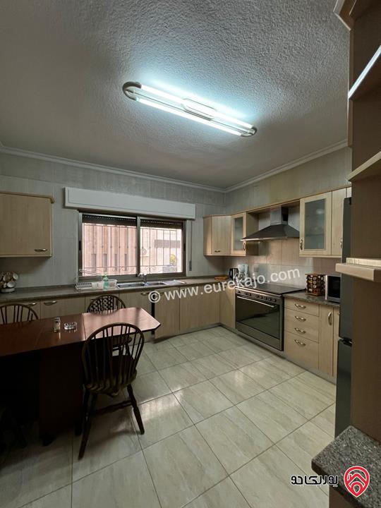 شقه طابق اول 220م مميزه سوبر ديلوكس للبيع في عمان - الشميساني 