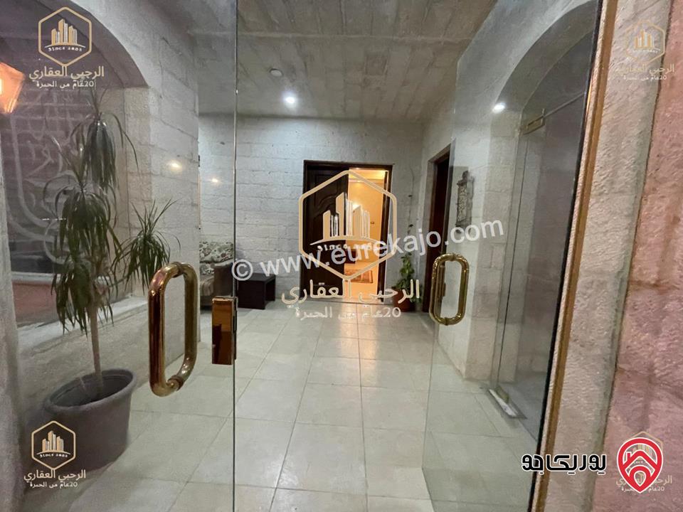 شقة مفروشة ارضية مساحة 240م داخلي و 100م خارجي للايجار في عمان - ضاحية الرشيد 