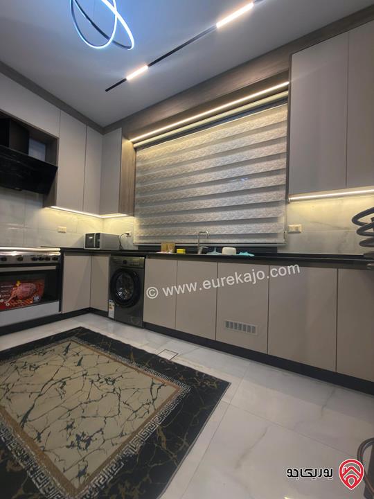 شقة مفروشة ديلوكس طابق ثالث مساحة 150م للايجار في عمان - ام السماق 