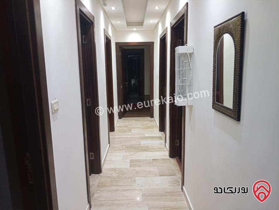 شقة طابق أرضي معلق مساحة 250م للبيع مفروشة في عمان - ضاحية النخيل 