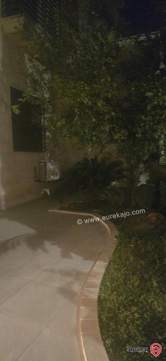 شقة ارضية مساحة 248م داخلي و 350م خارجي للبيع في عمان - ام اذينة