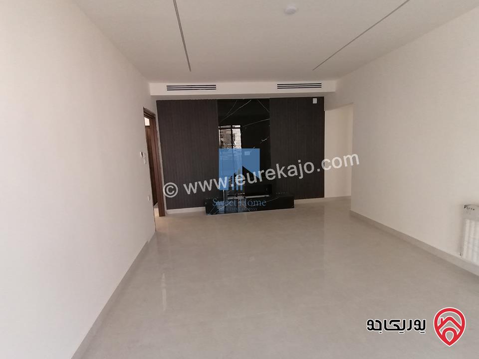 شقة فاخرة للبيع في عمان أم السماق - خلف السيتي مول وقرب مكة مول طابق ارضي 250م تشطيب سوبر ديلوكس لم تسكن