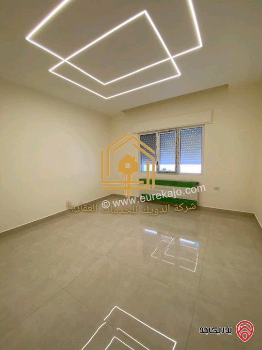 شقة طابق ثالث دوبلكس لم تسكن مساحة 215م للايجار في عمان - خلدا 