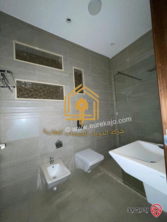 شقة فارغة طابق شبه ارضي مساحة 180 للإيجار في عمان - دير غبار 