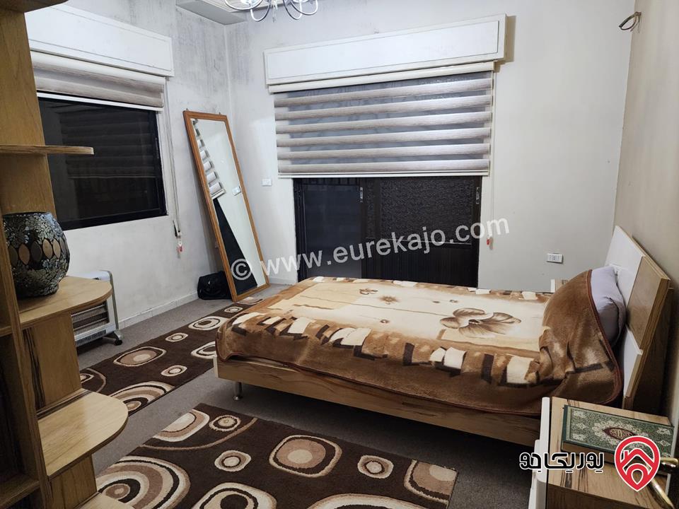 شقة طابقية  رووف كامل مساحة 300م للبيع في عمان - الشميساني