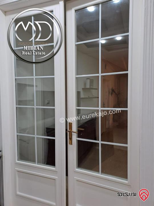 شقة مفروشة للايجار في عمان - الشميساني مساحة 180م طابق ثالث تشطيبات و فرش سوبر ديلوكس اطلالة جميلة