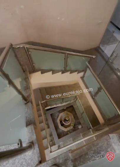 منزل مستقل مساحة الأرض 570م والبناء 900م للبيع في عمان - ضاحية الرشيد قرب الكلية العلمية الاسلامية