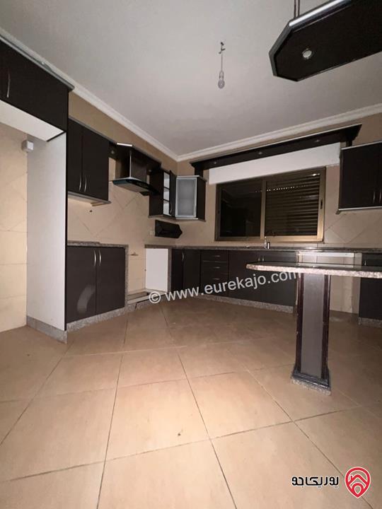 شقة طابق أرضي مساحة 180م داخلي و 120م خارجي للايجار في عمان - السابع 