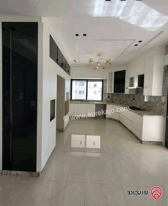 شقة فارغة مساحة 235م للايجار جديدة لم تسكن في عمان - خلدا