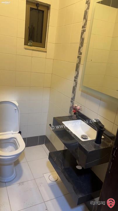 شقة شبه ارضية مساحة 150م داخلي و 90م خارجي للبيع في عمان - خلدا