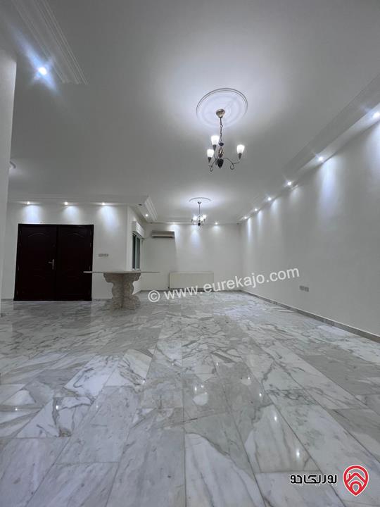 شقة شبه ارضية مساحة 235م للايجار في عمان - الرابية 