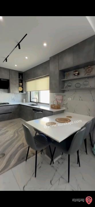 شقة طابق ثاني مساحة 205م للبيع في عمان - خلدا