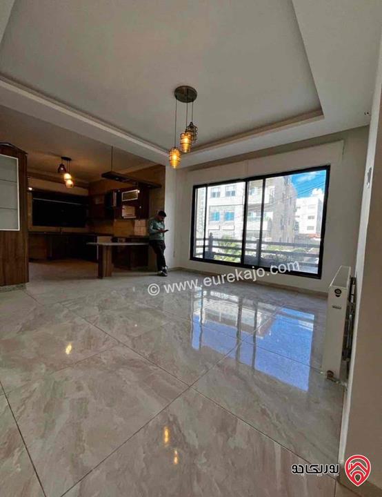 شقة طابق أول مساحة 190م للايجار في عمان - ام السماق 