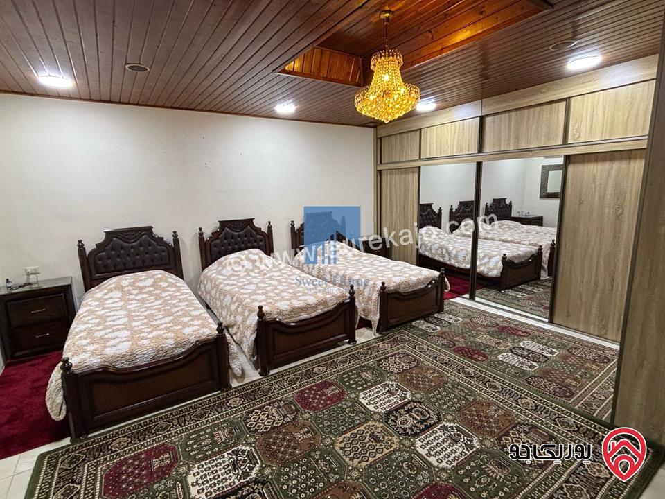 شقة فاخرة للبيع في عمان - خلدا خلف السيتي مول 180م مع حديقة وترسات 120م بسعر مغري