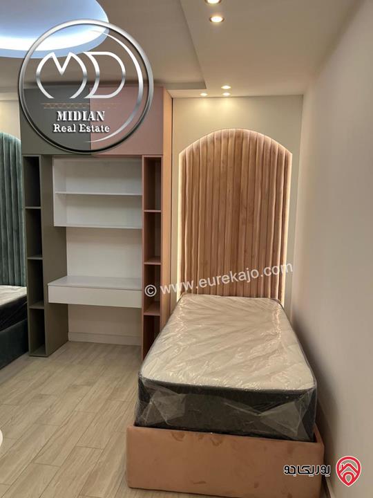 شقة أرضية مفروشة للايجار في عمان - طريق المطار مساحة 180م مع ترس 70م تشطيبات ديكورات فندقية فرش فاخر بسعر مميز