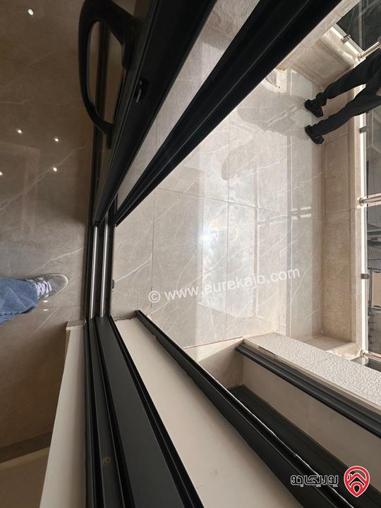 شقة طابق ثالث مساحة 165م للايجار في عمان - تلاع العلي 