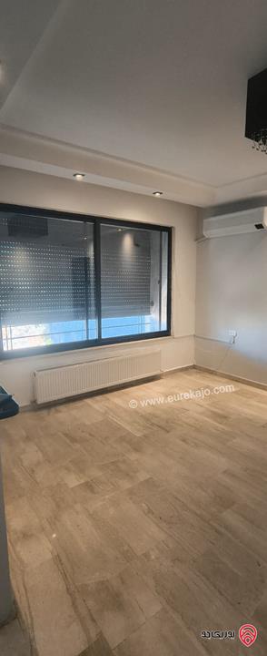 شقة مساحة 218م طابق ثاني للبيع في عمان - خلدا 