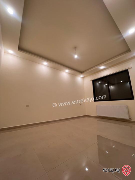 شقة شبه أرضية مساحة 220م داخلي و 150م خارجي للايجار في عمان - ام السماق 