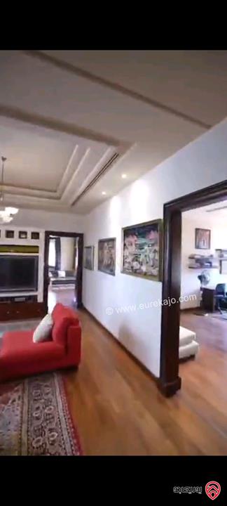 فيلا مساحة 1500م على أرض 1600م للبيع في عمان - الظهير