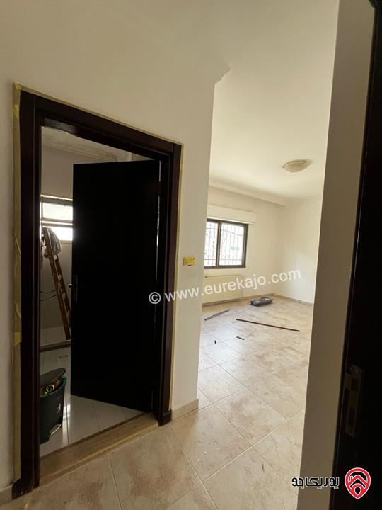 شقة سوبر ديلوكس طابق أول مساحة 200م للايجار في عمان - خلدا