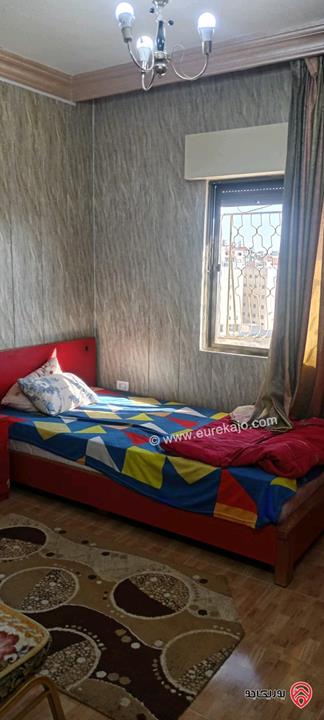 شقة طابق ثالث مساحة 135م للبيع مفروشة في عمان - الجبيهة اقساط