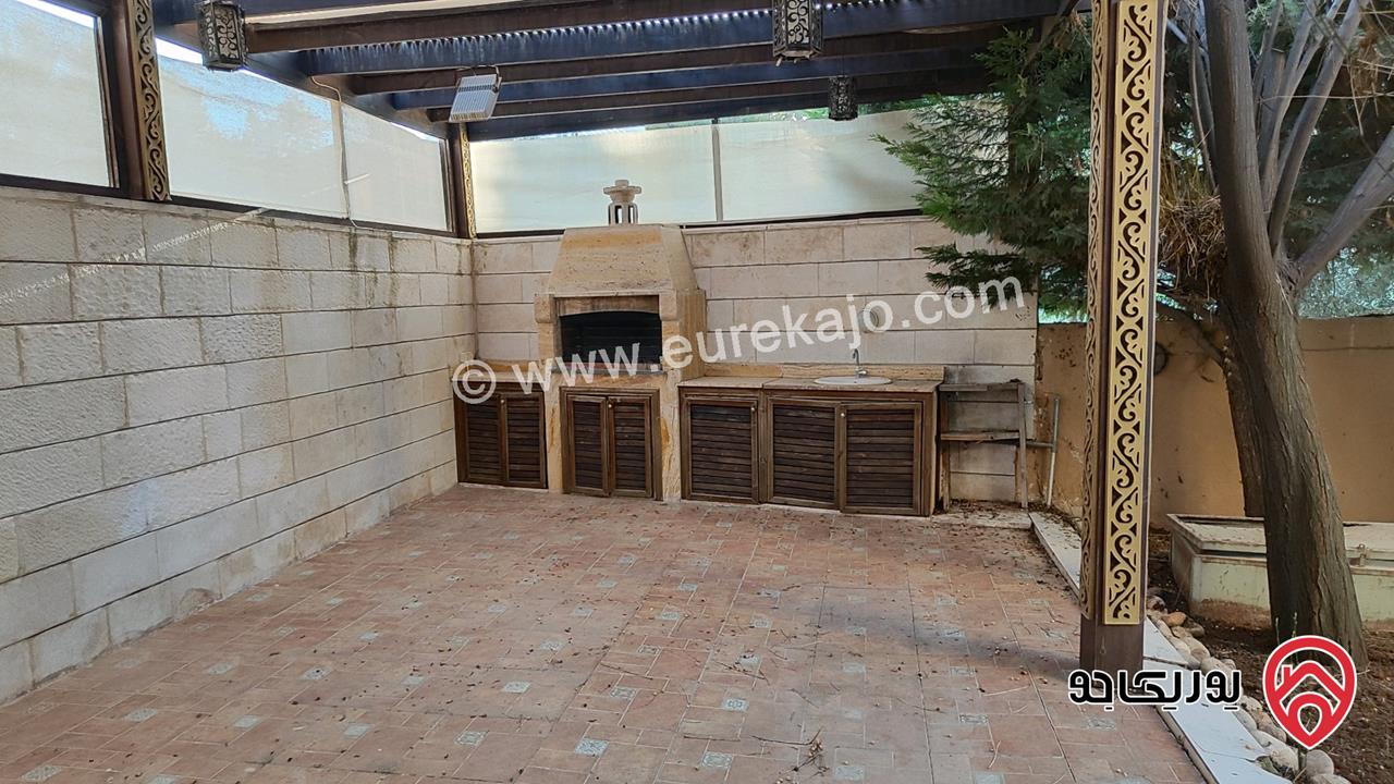 فيلا مميزة مساحة 900م على أرض 640م للبيع في عمان - الجبيهة 