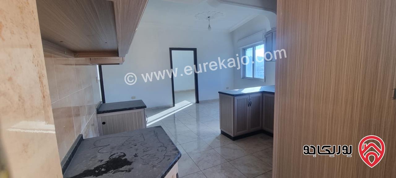 شقة مميزة مساحة 115م طابق ثالث للبيع في عمان - ام نوارة ضاحية الفاروق بالقرب من دوار البنزين من المالك مباشرة 