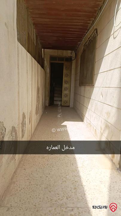 عماره للبيع في عمان - أم نوارة على مساحة أرض 400م 3 طوابق وروف بسعر مناسب 