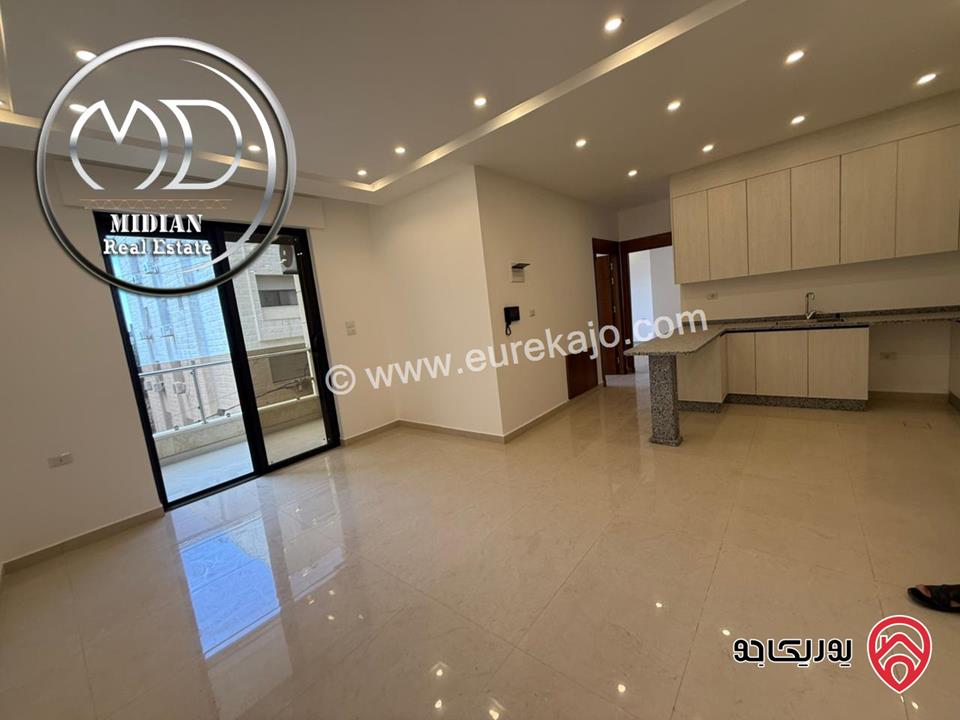 رووف فارغ للايجار في عمان - عبدون مساحة 190م مع تراسات تشطيبات سوبر ديلوكس اطلالة جميلة جديد لم يسكن