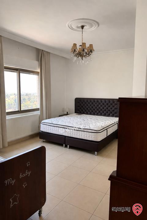 شقة طابق اخير مساحة 187م مع رووف منفصل 48م وترس 110م للبيع في عمان - مرج الحمام