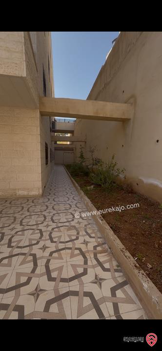 شقة طابق ارضي مساحة 120م للبيع في عمان - ابو علندا