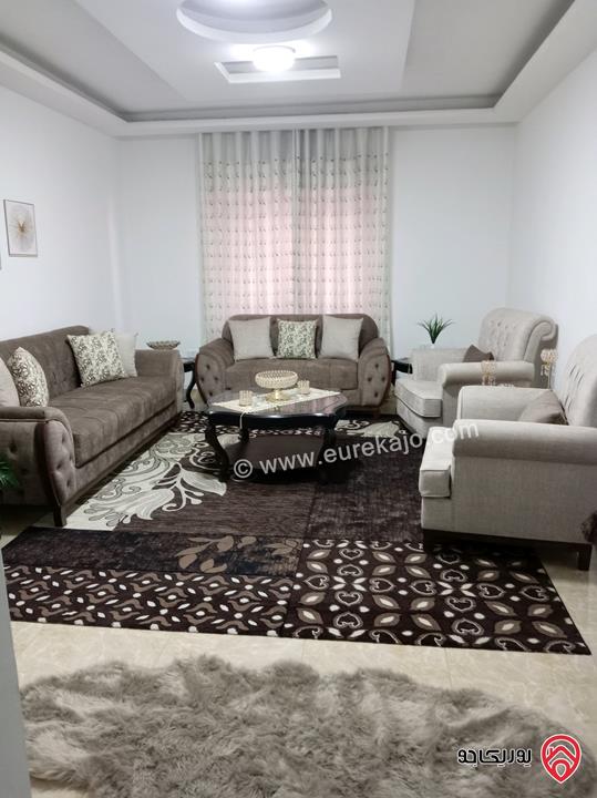 شقة أرضية مساحة 150م داخلي و 90م خارجي للبيع في عمان - ام نوارة 