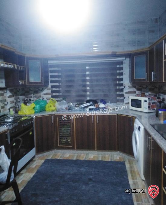 شقة مساحة 96م طابق ثالث للبيع في الجبل الأخضر 