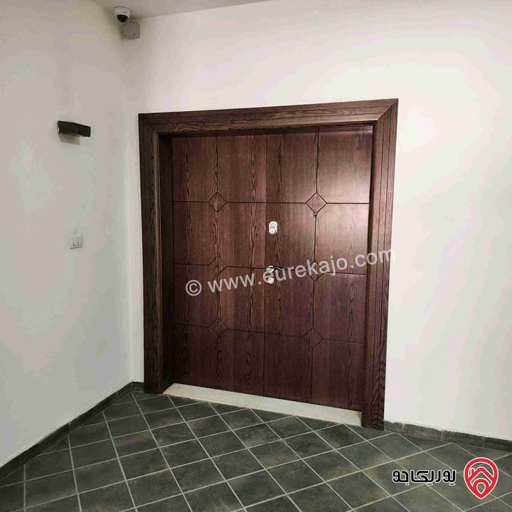 شقة ديلوكس طابق ثالث مساحة 330م للبيع في عمان - جبل عمان مطلة على وادي عبدون