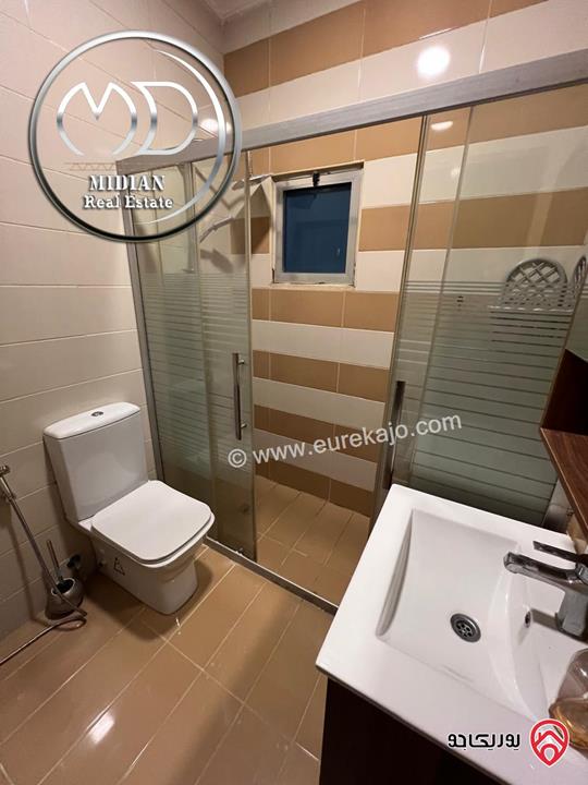 شقة مميزة للبيع طابق أخير مع روف في عمان - خلدا مساحة 340م مع تراسات تشطيبات و ديكورات فاخرة اطلالة رائعة بسعر مغري جداً