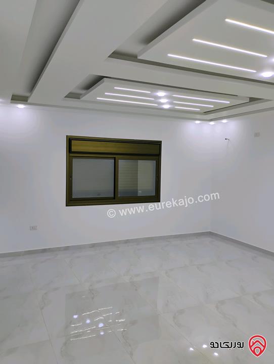 شقه مساحة 180 متر طابق ثاني تشطيبات فلل للبيع في الزرقاء الجديدة - اقساط بدون وساطة البنوك على 3 سنوات