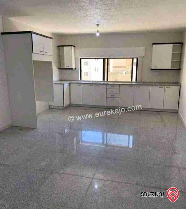 شقة فارغة مساحة 130م طابق ثالث للايجار في عمان - تلاع العلي