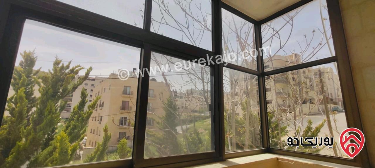 فيلا مستقلة مساحة 840م على أرض 860م للبي في عمان - الجبيهة مطلة على شارع الأردن 