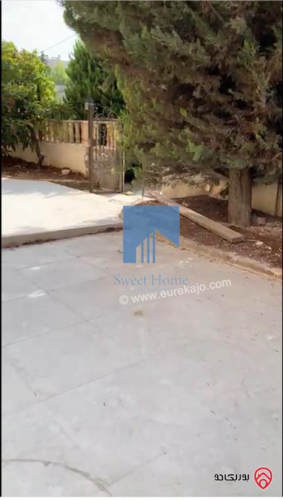 شقة أرضية مميزة للبيع في عمان - أم السماق - خلف الدر المنثور 210م مع حديقة وترسات 120م بسعر مغري