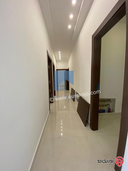 شقة فاخرة للبيع في عمان - الجندويل قرب المتصرفية 170م مع حديقة وترسات 80م تشطيب سوبر ديلوكس بسعر مغري