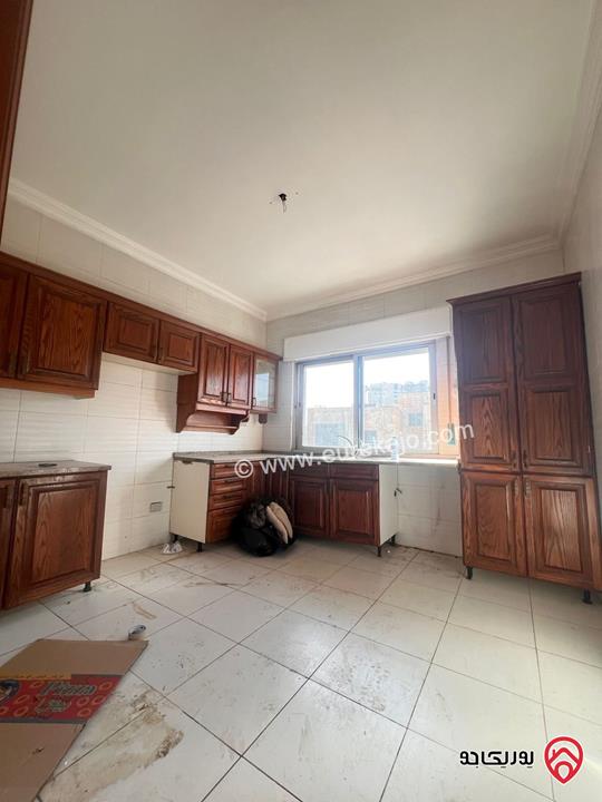 شقة مساحة 185م طابق ثالث للايجار في عمان - الرابية