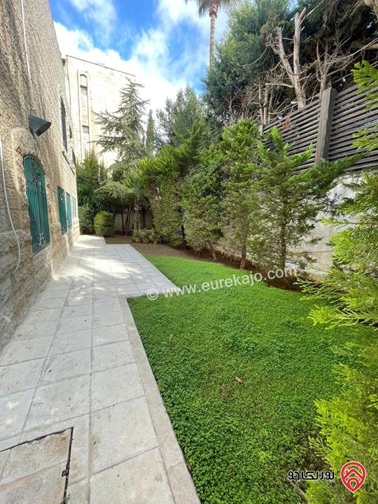 فيلا مساحة 840م على أرض 965م للبيع في عمان - الرابية