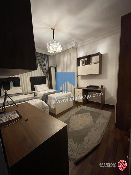 شقة مميزة للبيع في عمان - أم السماق مقابل روان كيك طابق ثالث مع روف دوبلكس 210م بسعر مغري