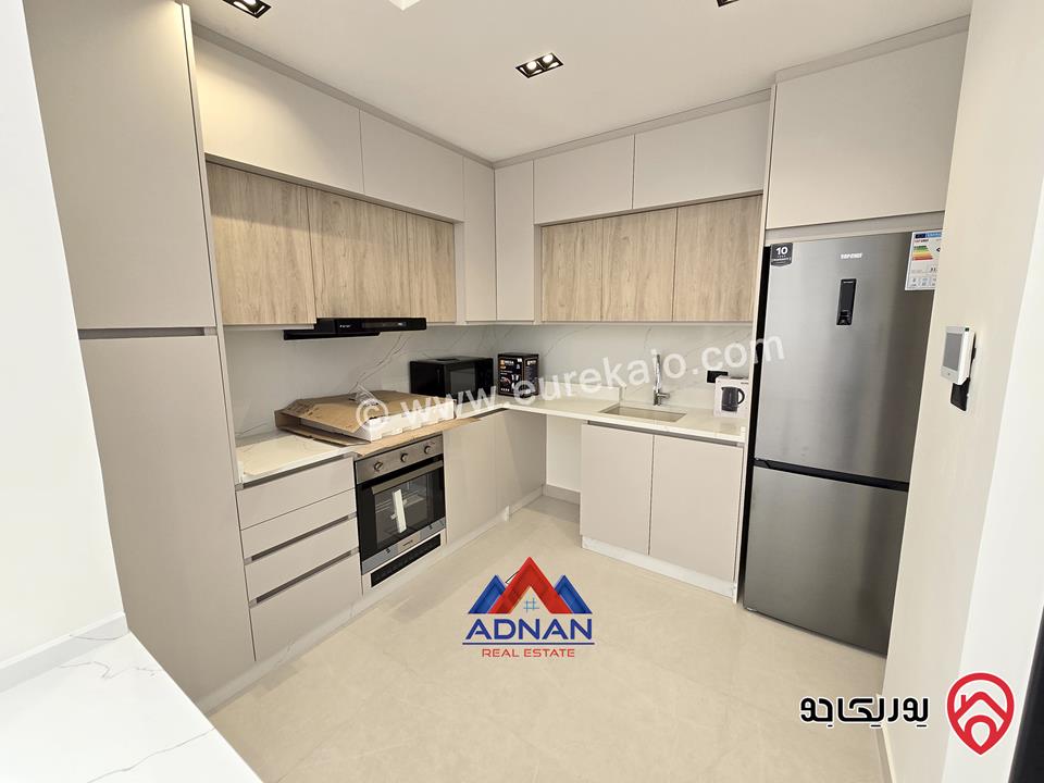 رووف مفروش مساحة 70م مع تراس مطل للإيجار السنوي في عمان - الصويفية