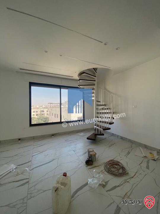 شقة فاخرة للبيع في عمان - أم السماق الشمالي خلف جامع التلاوي طابق ثالث 210م مع روف دوبلكس 120م لم تسكن