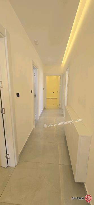 شقة طابق اخير مع روف مساحة 194م للبيع في عمان - الجندويل 