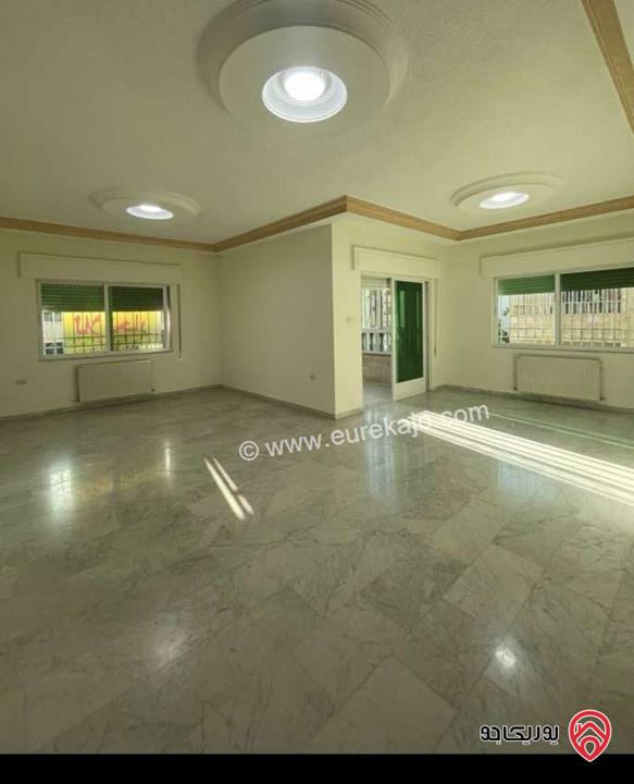 شقة فارغة طابق ثالث مساحة 190م للإيجار في عمان - تلاع العلي 