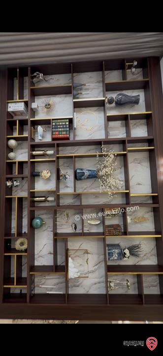 شقة شبه ارضية مساحة 210م داخلي و 180م خارجي لم تسكن للايجار مفروشة في عمان - خلدا